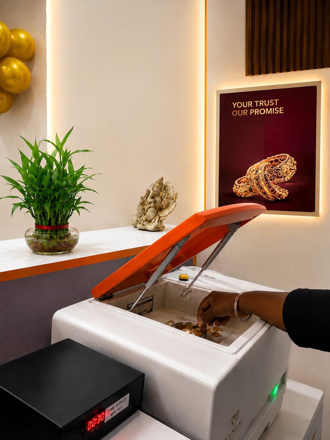Professional gold purity testing process for quick and transparent release pledged gold services