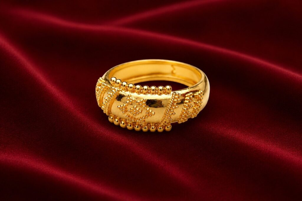 Old gold ring for sale with fair gold valuation and best gold rate at Thangapanam
